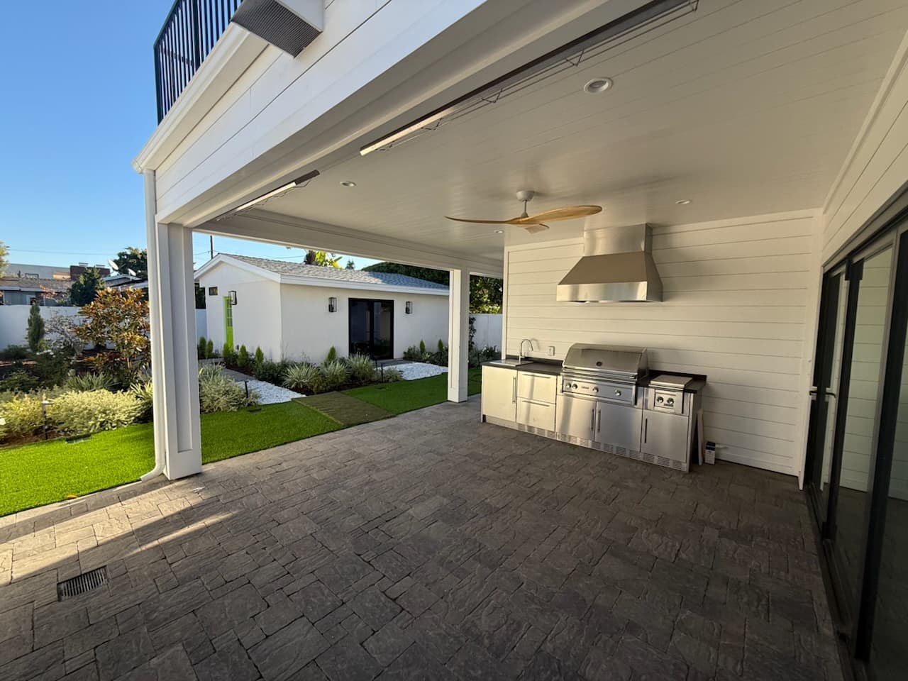 Newport Heights photo 10