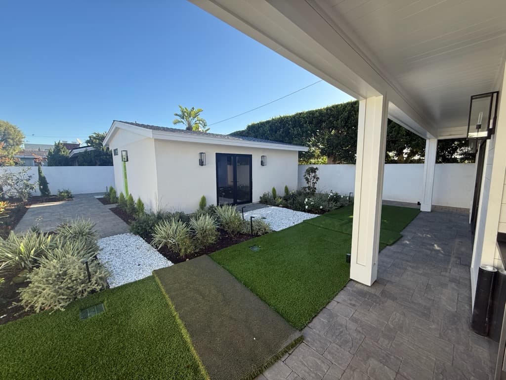 Newport Heights photo 11