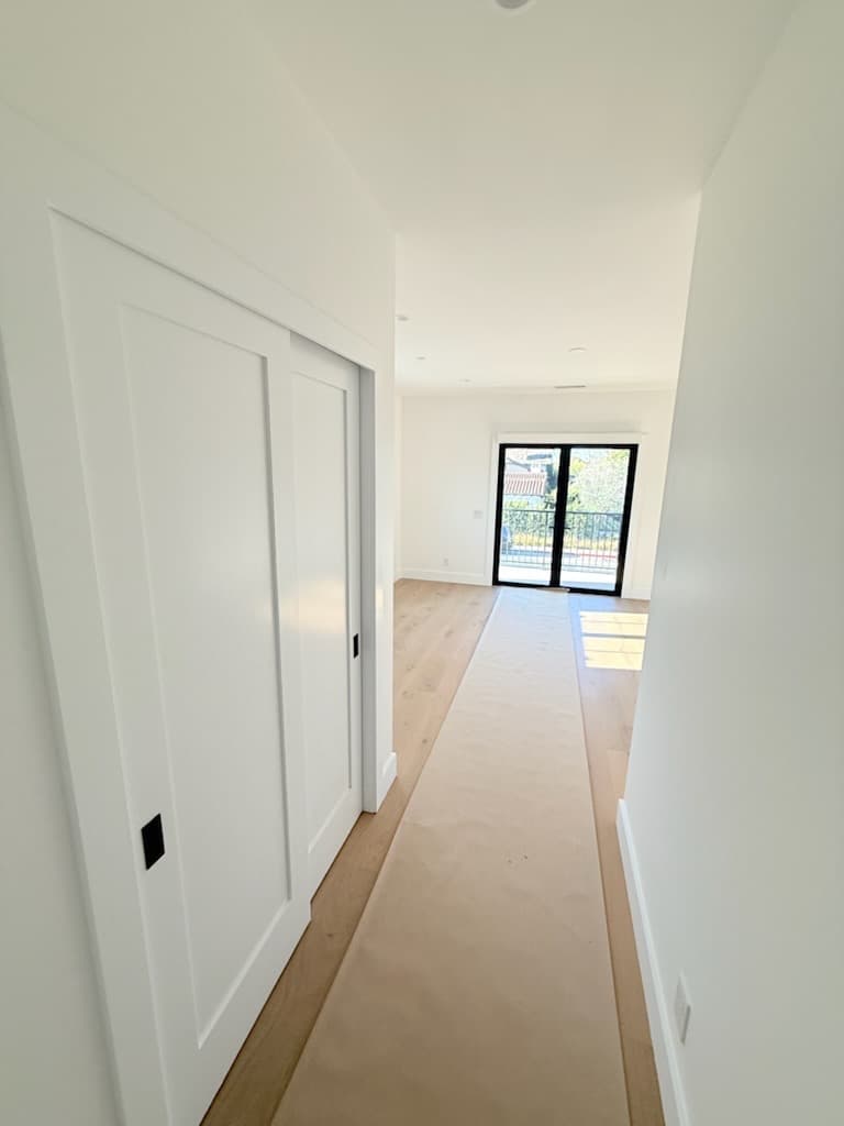 Newport Heights photo 26